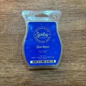 Scentsy warmer Wax Bars Clean Breeze 3.2 Fl oz.